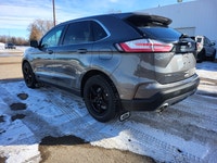 // EXCELLENT CONDITION! // This 2021 Ford Edge Titanium in Grey with a Black interior delivers upsca... (image 5)