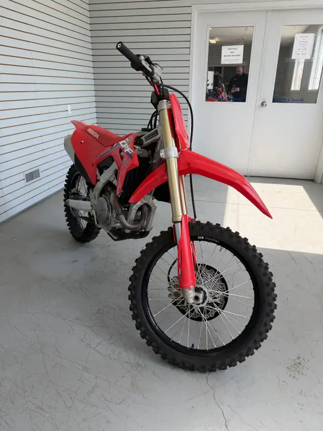 2022 HONDA CRF450R - ONLY 12.8 HRS! in Dirt Bikes & Motocross in Barrie - Image 4