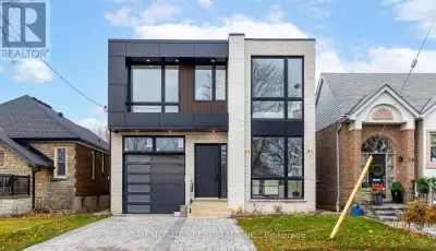 Calling all blue-chip tenants seeking a prestigious residence in a highly desirable Etobicoke locati...