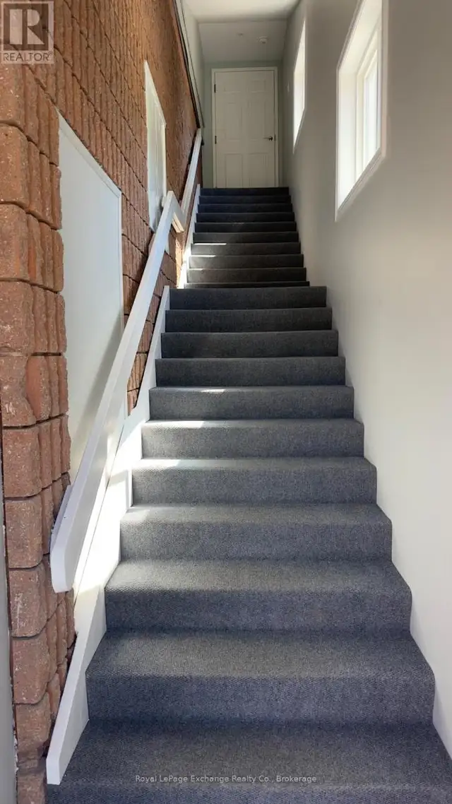 911 QUEEN STREET Kincardine, Ontario in Commercial & Office Space for Rent in Owen Sound - Image 4