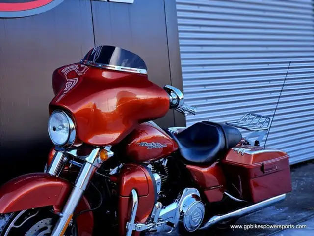 2011 Harley-Davidson FLHX Street Glide in Sport Touring in Oshawa / Durham Region - Image 13