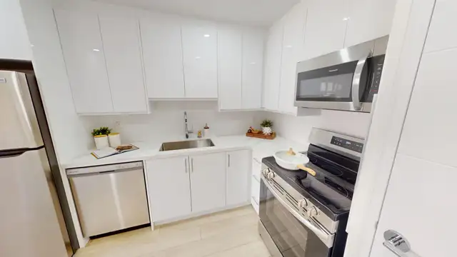 Apartment for Rent at 455 Maple, Downtown in Long Term Rentals in Oakville / Halton Region - Image 3