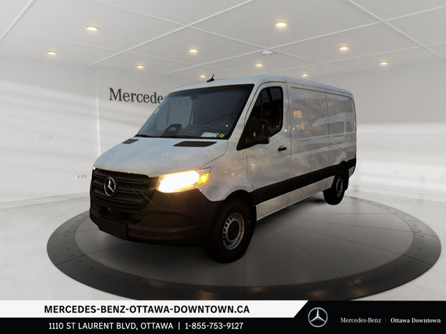 2025 Mercedes-Benz Sprinter 2500 144 Wheelbase Standard Roof RWD in Cars & Trucks in Ottawa - Image 2