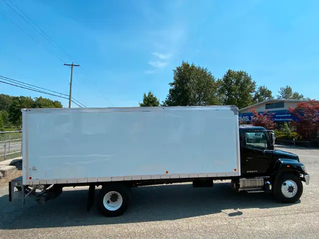 2017 Hino 338 Low Kms in Heavy Trucks in Abbotsford - Image 4