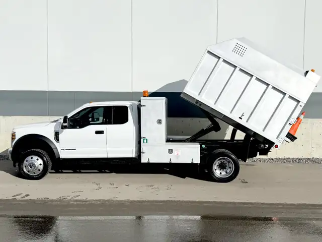 2019 FORD F-550 XLT EXTENDED CAB 4X4 DIESEL ALUMINIUM CHIP TRUCK in Heavy Trucks in Calgary - Image 4