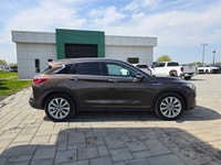 2019 Infiniti QX50 Luxe AWD with 103,000kms. Nicely equipped with Leather, Panoramic Sunroof, Alloys... (image 3)