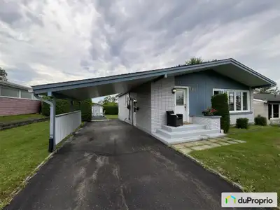 Chaleureuse et invitante, charmante propriété dans l'Est de Sherbrooke. Découvrez cette belle maison...
