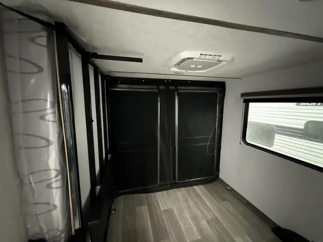 2026 Sunset Park RV Sunlite TH 14TH in Travel Trailers & Campers in Longueuil / South Shore - Image 6