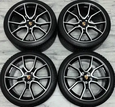 Selling a beautiful set of *LIKE BRAND NEW* Porsche Taycan 21 inch staggered 'RS Spyder Design' orig...