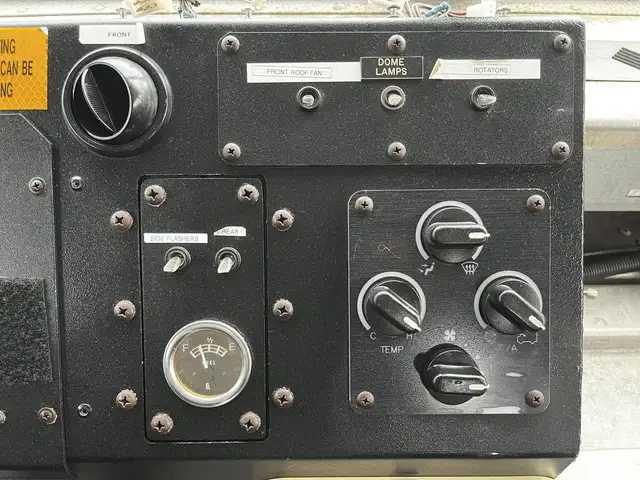 2005 Morgan Olson Workhorse 14 Foot Step Van with Shelving in Heavy Trucks in City of Montréal - Image 46