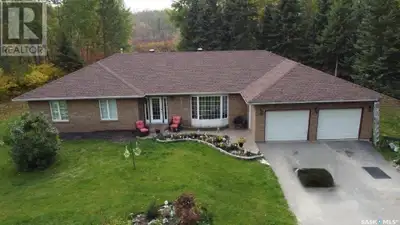 Secluded,Beautiful property offers over 2,300 sq ft on the main level with 5 Bedrooms, 3 Bathrooms,...