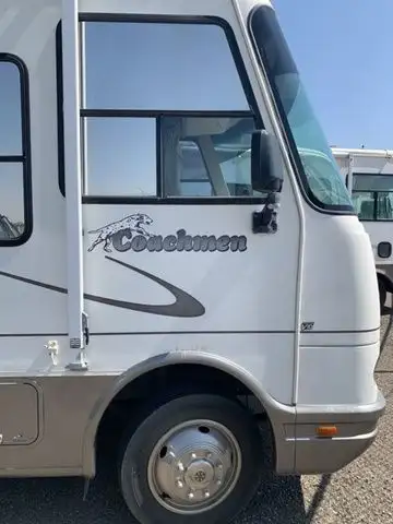 Welcome to Skyline RV Travel Centre! 2002 Coachmen Mirada 300QBF Reliable Class A Comfort and Value!...