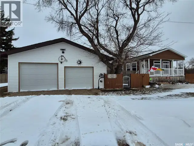 4425 Access ROAD Halbrite, Saskatchewan in Houses for Sale in Regina - Image 2