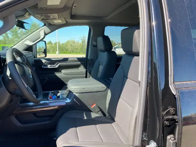 2026 Chevrolet Traverse RS Leather|Heated & Cooled Seats|Sunroof in Cars & Trucks in Red Deer - Image 13