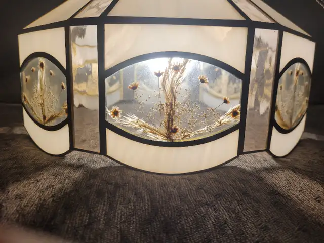 Vintage stained glass country swag lamp in Arts & Collectibles in Red Deer - Image 3