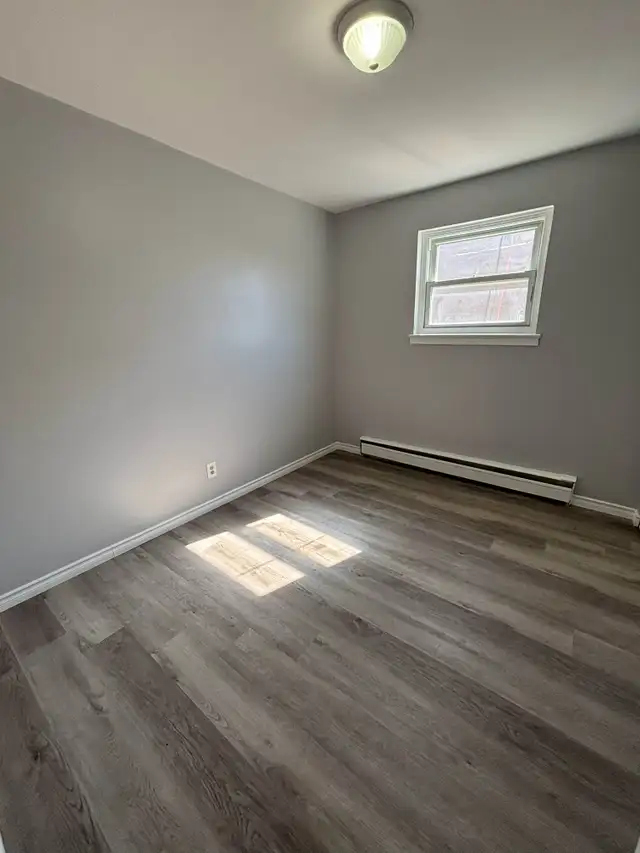 MAIN FLOOR  2 BEDROOM APARTMENT ~ $1295 in Long Term Rentals in Sarnia - Image 8