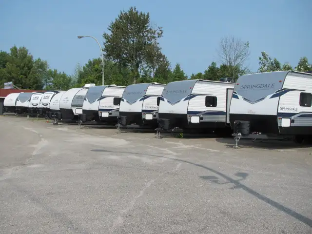 2026 GET PRE-APPROVED BEFORE YOU SHOP- SAVE LARGE-EASY FINANCING in Travel Trailers & Campers in Ottawa - Image 8