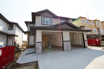 Leduc 2 Bed Plus Den 2.5 Bath Townhouse For Rent