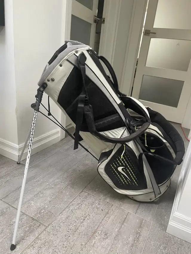 Nike Performance Hybrid Golf Stand Carry Bag Black Gray Green 14 in Golf in City of Toronto - Image 10