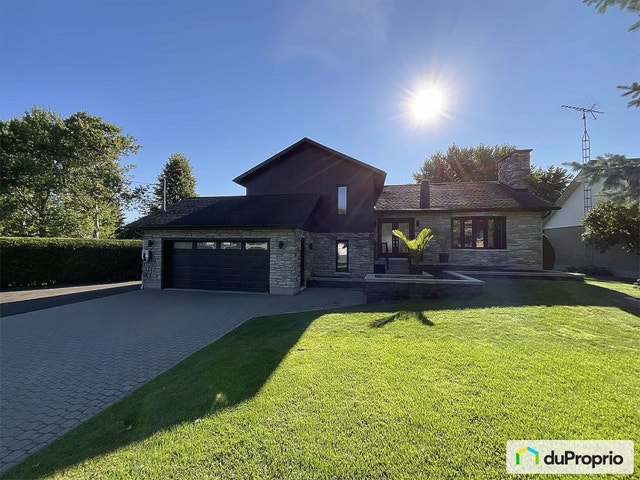 $884,000 - Split Level for sale in Ange-Gardien-de-Rouville — photo 1