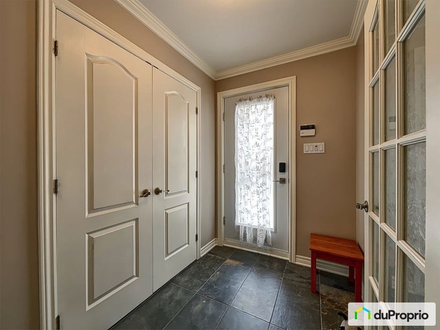 $897,500 - 2 Storey for sale in Ste-Julie — photo 2
