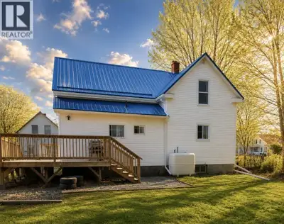 Welcome to 306 Frederick Street, a move-in Family Friendly neighborhood and ready for convenience, a...