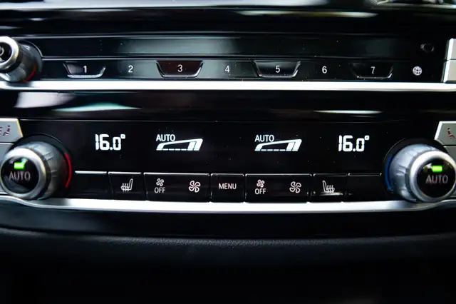 2023 BMW 5 Series5783111882886553625