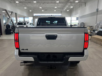 ADAPTIVE CRUISE CONTROL, LED HEADLIGHTS, HEATED MIRRORS, BACK-UP CAMERA, LANE KEEPING ASSIST Prepare... (image 6)