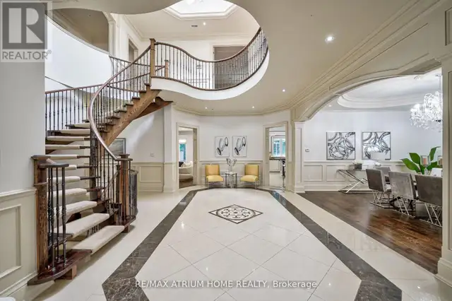 18 Heathcote Avenue Toronto (St. Andrew-Windfields), Ontario, photo 4 of 4