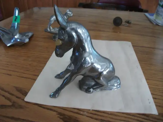 Vintage Hood Ornaments @ Porkie's Antique Emporium in Arts & Collectibles in Belleville - Image 3