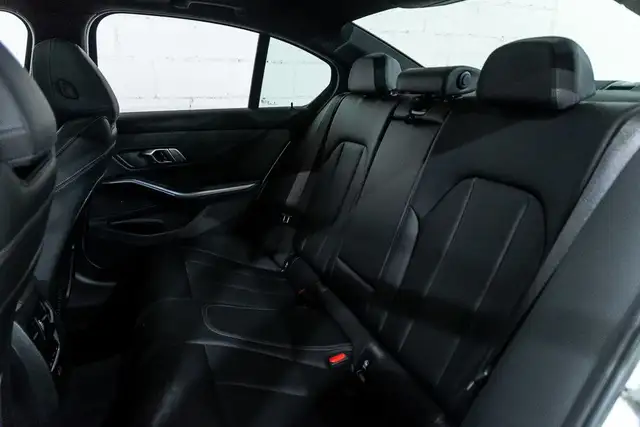 2023 BMW 3 Series 330i xDrive | Groupe Premium | Volant in Cars & Trucks in City of Montréal - Image 18