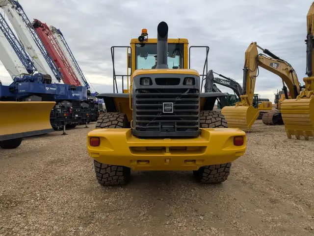 2003 VOLVO L110E in Heavy Equipment in City of Montréal - Image 6