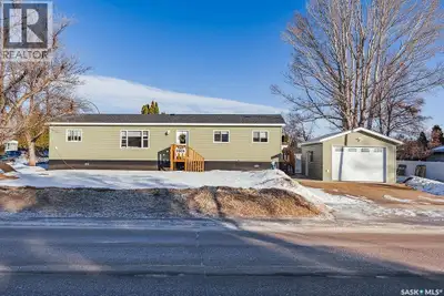 Welcome to 3605 Parkdale Road — a new 2025-built bungalow-style modular home on an owned city lot! S...