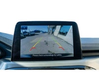 GREAT ESCAPE with TONS OF FEATURES Multi-Zone Air Conditioning | Power Leather Seating | Heated Seat... (image 9)