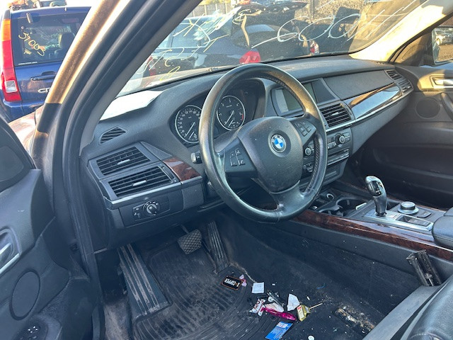 2009 BMW X5 Just in for parts at Pic N Save! in Auto Body Parts in Hamilton - Image 2