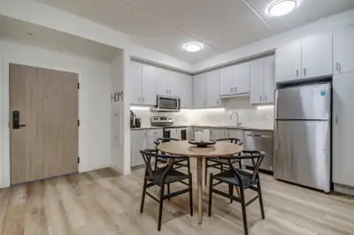 1 Bedroom Apartment for Rent - 90 Carling St.