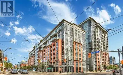Welcome to the best of city living in one of King West's quieter pockets, perfectly positioned borde...