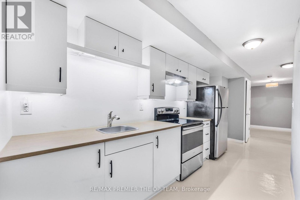 LOWER - 223 LANDSBRIDGE STREET Caledon (Bolton East), Ontario 3