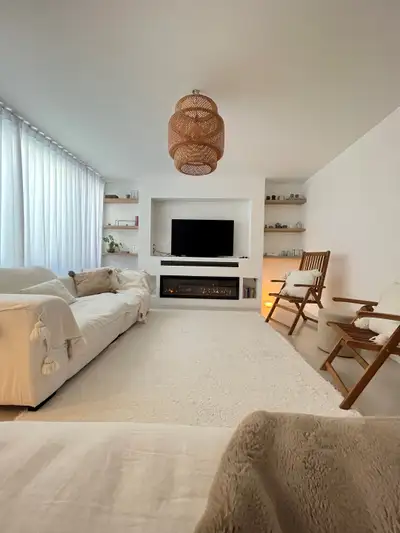 Modern apartment, fully furnished and qeuipped. Two bedroom and two bathroom.