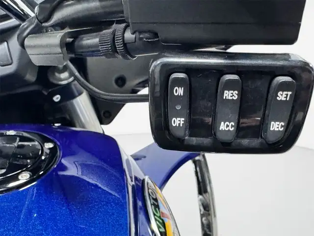 2011 Victory Motorcycles Cross Country **MATCHING TOUR PACK** ** in Sport Touring in Markham / York Region - Image 23