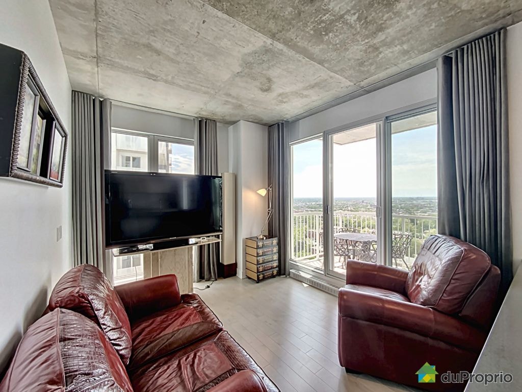 $667,500 - Condominium in Ville-Marie (downtown, old Mtl) — photo 1