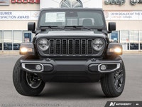 This Jeep Gladiator boasts a Regular Unleaded V-6 3.6 L/220 engine powering this Automatic transmiss... (image 1)