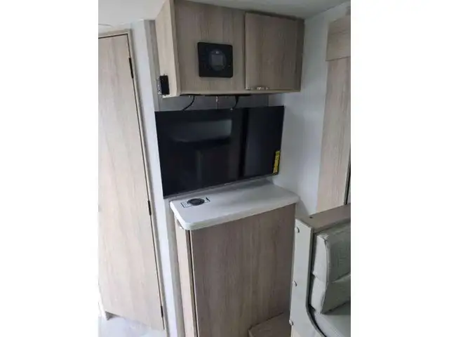 2025 Winnebago Micro Minnie 1821FB in Travel Trailers & Campers in Penticton - Image 10