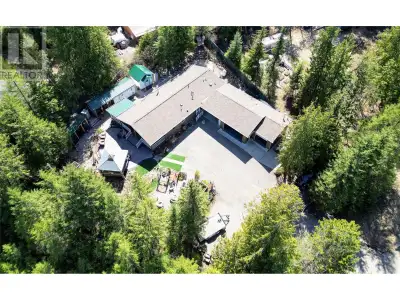 The Ultimate Christina Lake Getaway! Just a short stroll from the lake, this incredibly unique 3-bed...