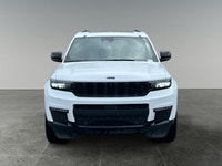 Thanks for viewing our House Of Cars Argyll inventory! AMVIC licensed dealer! 2024 Jeep Grand Cherok... (image 9)