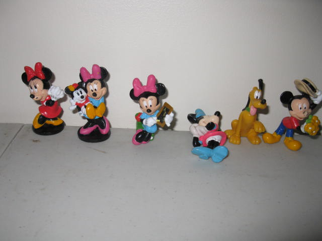 DISNEY CHARACTERS in Toys & Games in Belleville - Image 2