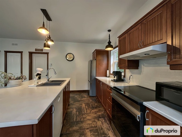 $689,000 - Bungalow for sale in St-Denis-De-Brompton — photo 3