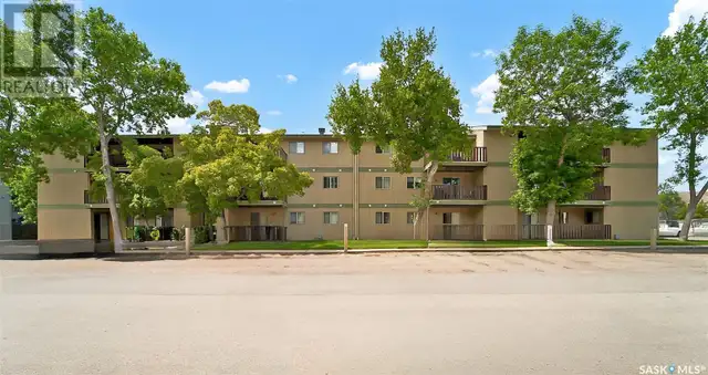 102F 1121 McKercher DRIVE Saskatoon, Saskatchewan628633151137301216