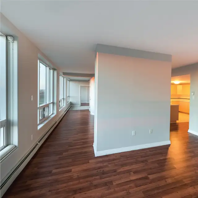 LARGE 2 BEDROOM ACROSS FROM THE PUBLIC GARDENS in Long Term Rentals in City of Halifax - Image 4