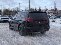 The 2026 Chrysler Pacifica Select offers a blend of style, comfort, and family-friendly technology i... (image 3)